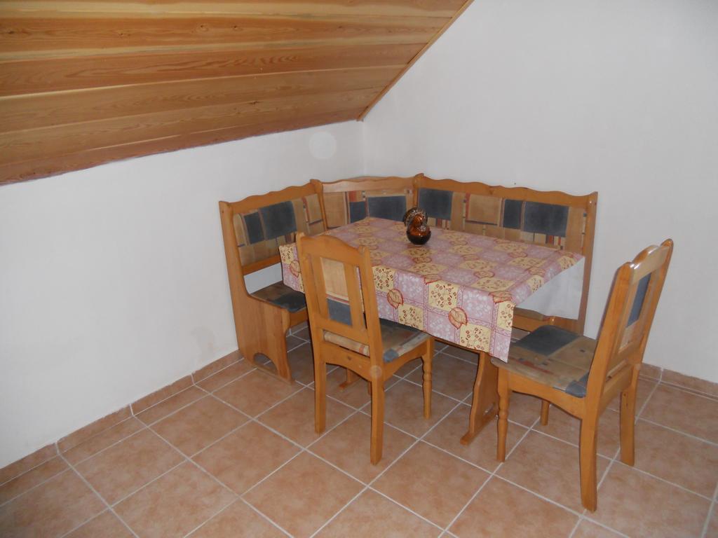 Apartamento Vinařství Bičian Vrbovec Exterior foto