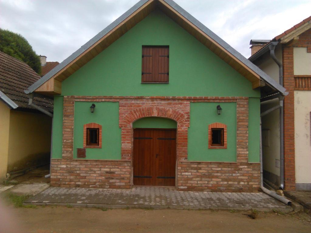 Apartamento Vinařství Bičian Vrbovec Exterior foto
