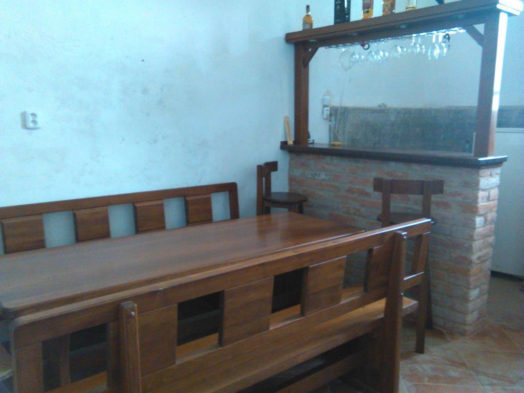 Apartamento Vinařství Bičian Vrbovec Exterior foto
